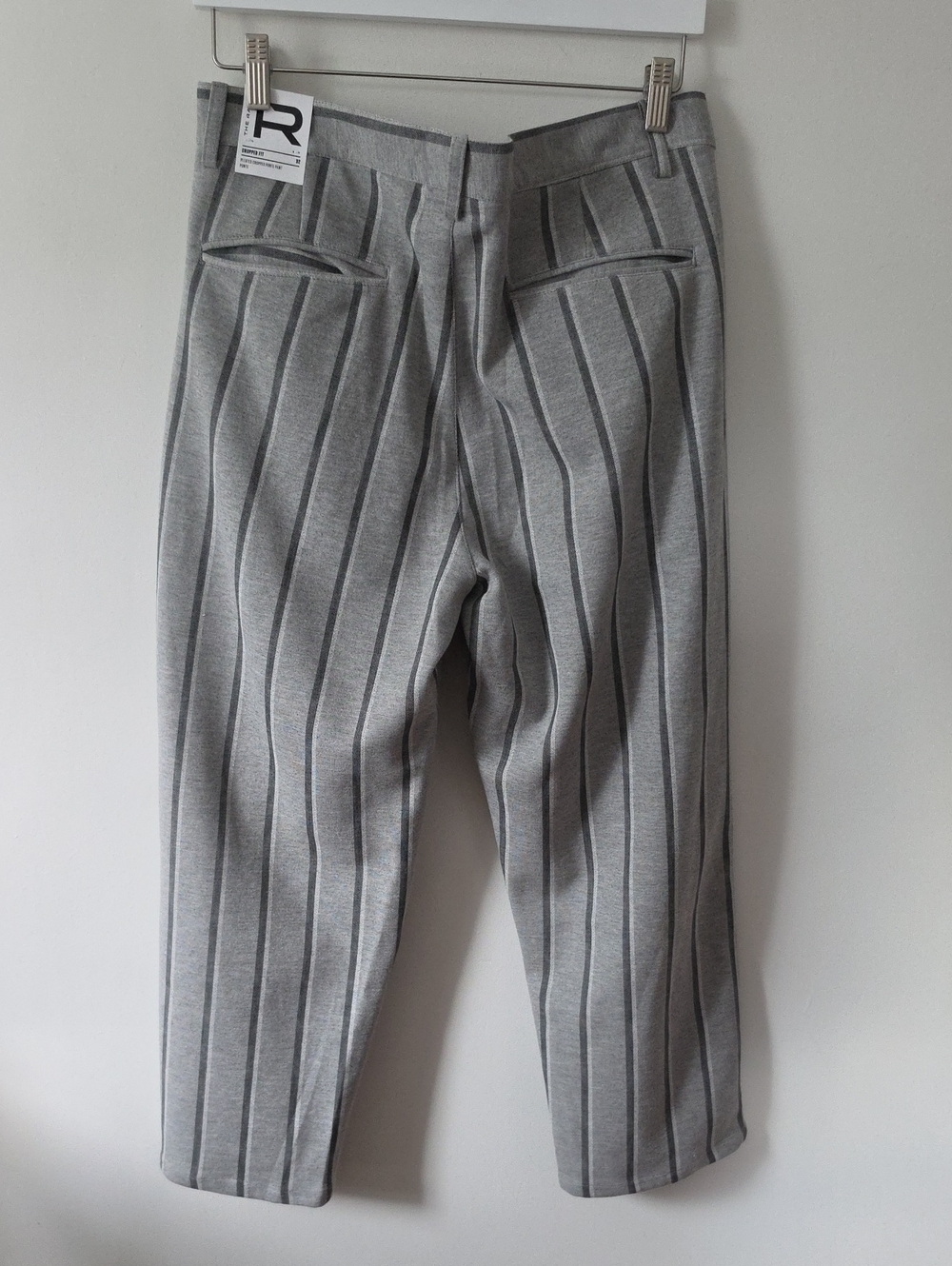 The Rail Grey Pinstripe Pleated Cropped Ponte Trousers Women Sz 32 - Picture 6 of 10